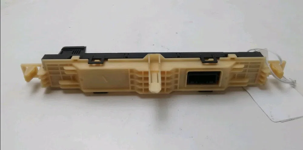 Bouton de warning Toyota RAV 4 IV (_A4_) 2.0 d (ala40_) (2012-2018) occasion — photo 2