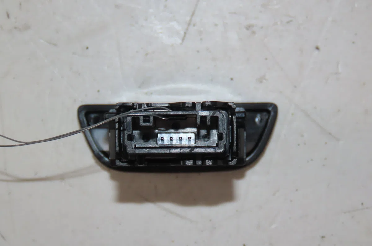 Bouton de warning Toyota YARIS (_P21_, _PA1_, _PH1_) 1.5 hybrid (mxph10, mxph11) (2020) 5 portes occasion — photo 3