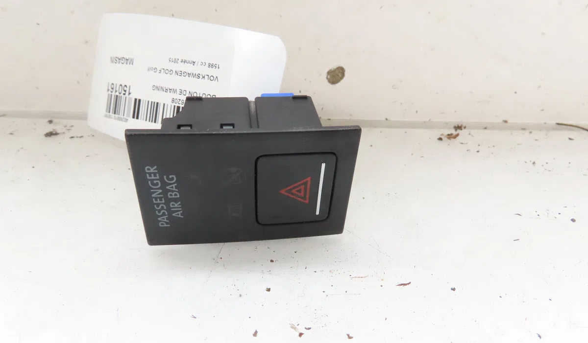Bouton de warning VOLKSWAGEN GOLF 2015 occasion