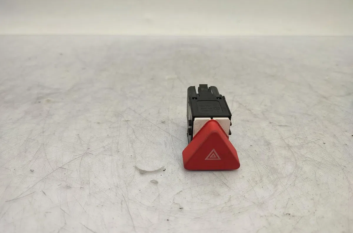 Bouton de warning VOLKSWAGEN GOLF PLUS PHASE 2 occasion — photo 2