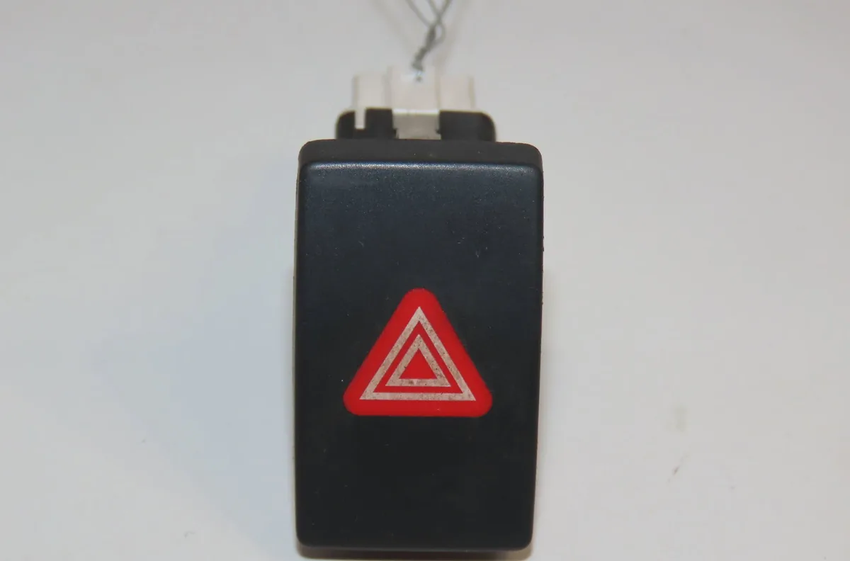 Bouton de warning Volkswagen GOLF VI (5K1) 1.6 tdi (2009-2012) 5 portes occasion