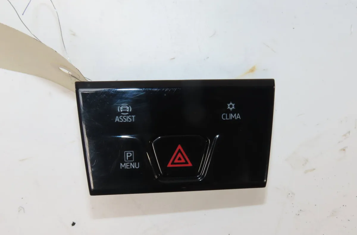 Bouton de warning Volkswagen GOLF VIII (CD1) 1.5 etsi (2019) occasion