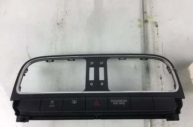 Bouton de warning Volkswagen POLO V (6R1, 6C1) 1.6 tdi (2009) 5 portes occasion