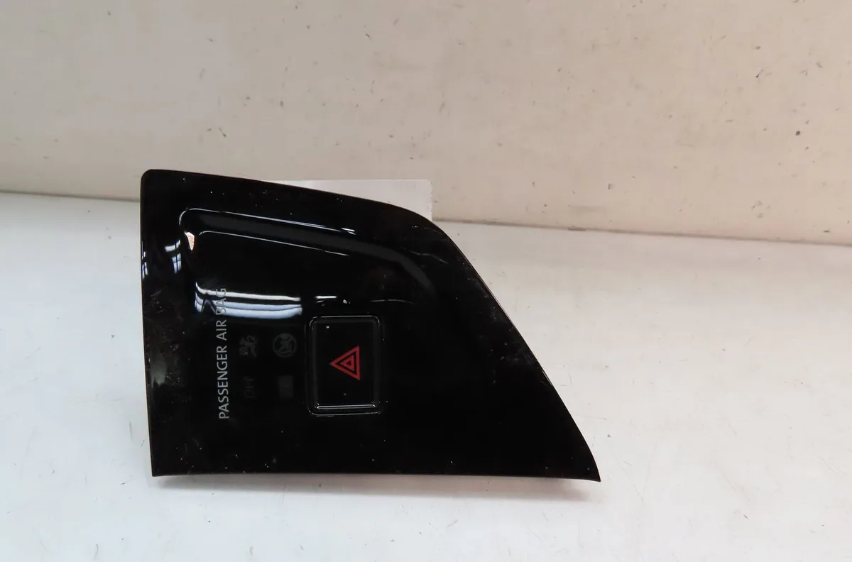 Bouton de warning Volkswagen POLO VI (AW1, BZ1, AE1) 1.6 tdi (2017-2019) occasion
