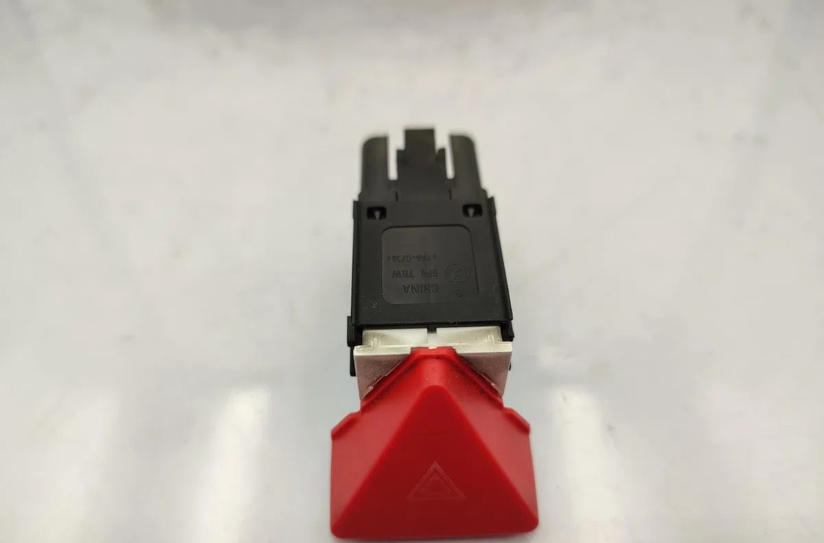 Bouton de warning VOLKSWAGEN TOURAN 1 PHASE 2 occasion — photo 2