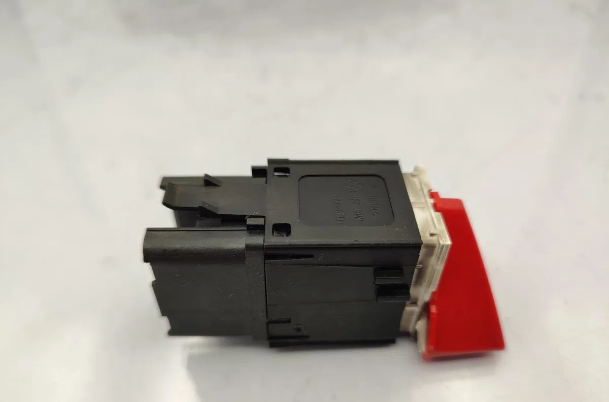 Bouton de warning VOLKSWAGEN TOURAN 1 PHASE 2 occasion — photo 3