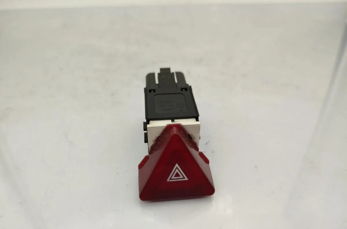 Bouton de warning VOLKSWAGEN TOURAN 2 occasion