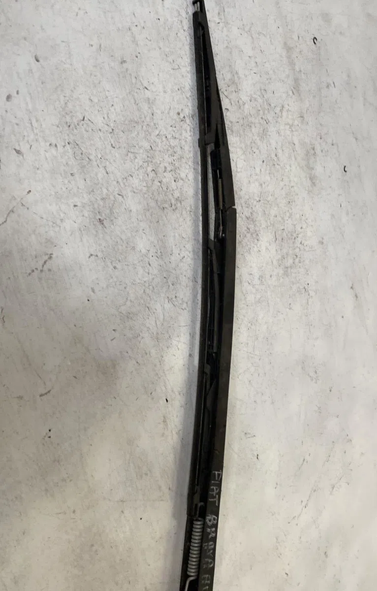 Bras essuie-glace arrière Fiat BRAVA (182_) 1.6 16v (182.bb) (1996-2001) occasion — photo 2