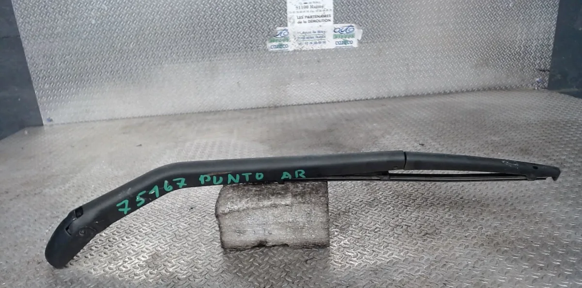 Bras essuie-glace arrière Fiat PUNTO (176_) 60 1.2 (176ap, 176ar, 176aq, 176bb) (1993-1999) occasion