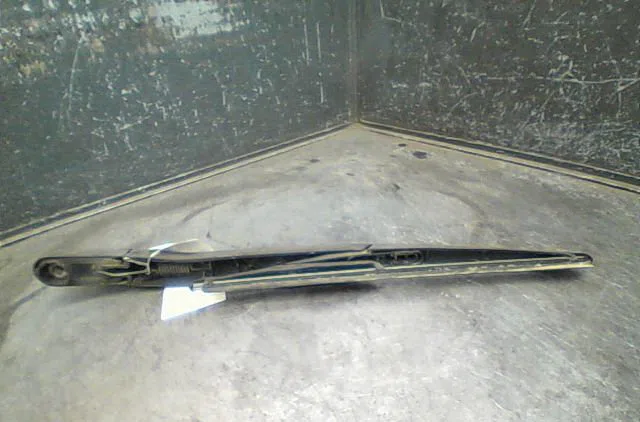 Bras essuie-glace arrière Fiat PUNTO EVO (199_) 1.3 d multijet (199axc1a, 199bxc1a, 199axt1a, 199bxt1a) (2009-2012) 3 portes occasion — photo 2