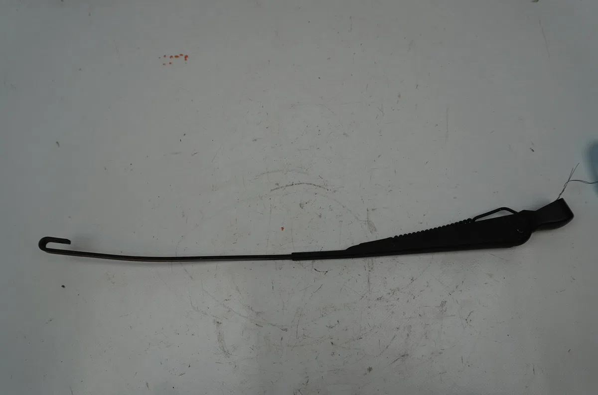 Bras essuie-glace arrière Mazda MX-3 (EC) 1.6 i (1993-1998) occasion