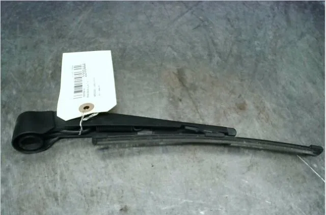 Bras essuie-glace arrière Mercedes-benz CLASSE A (W176) A 200 cdi - d (176.008) (2014-2018) occasion — photo 3