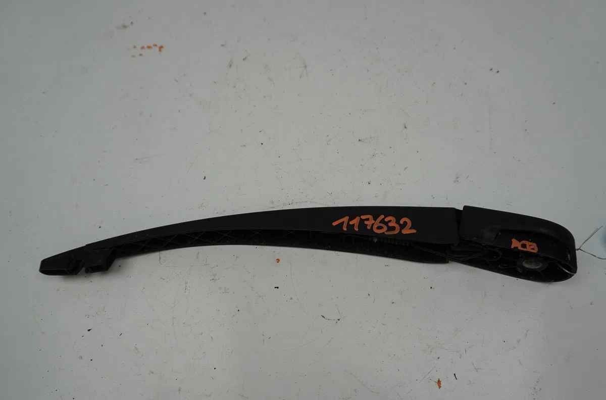 Bras essuie-glace arrière Nissan MICRA III (K12) 1.2 16v (2003-2010) occasion