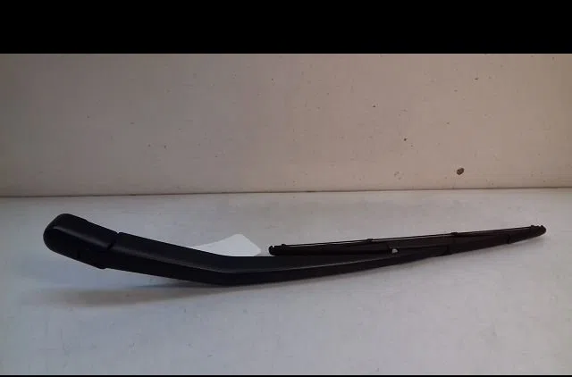 Bras essuie-glace arrière Nissan MICRA IV (K13K) 1.2 (2010-2015) occasion — photo 3