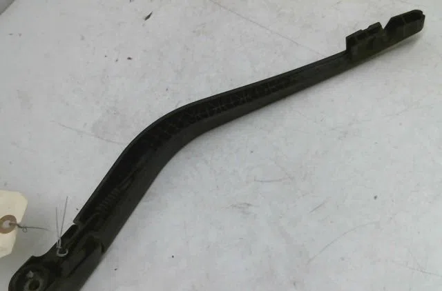 Bras essuie-glace arrière NISSAN NOTE occasion — photo 2