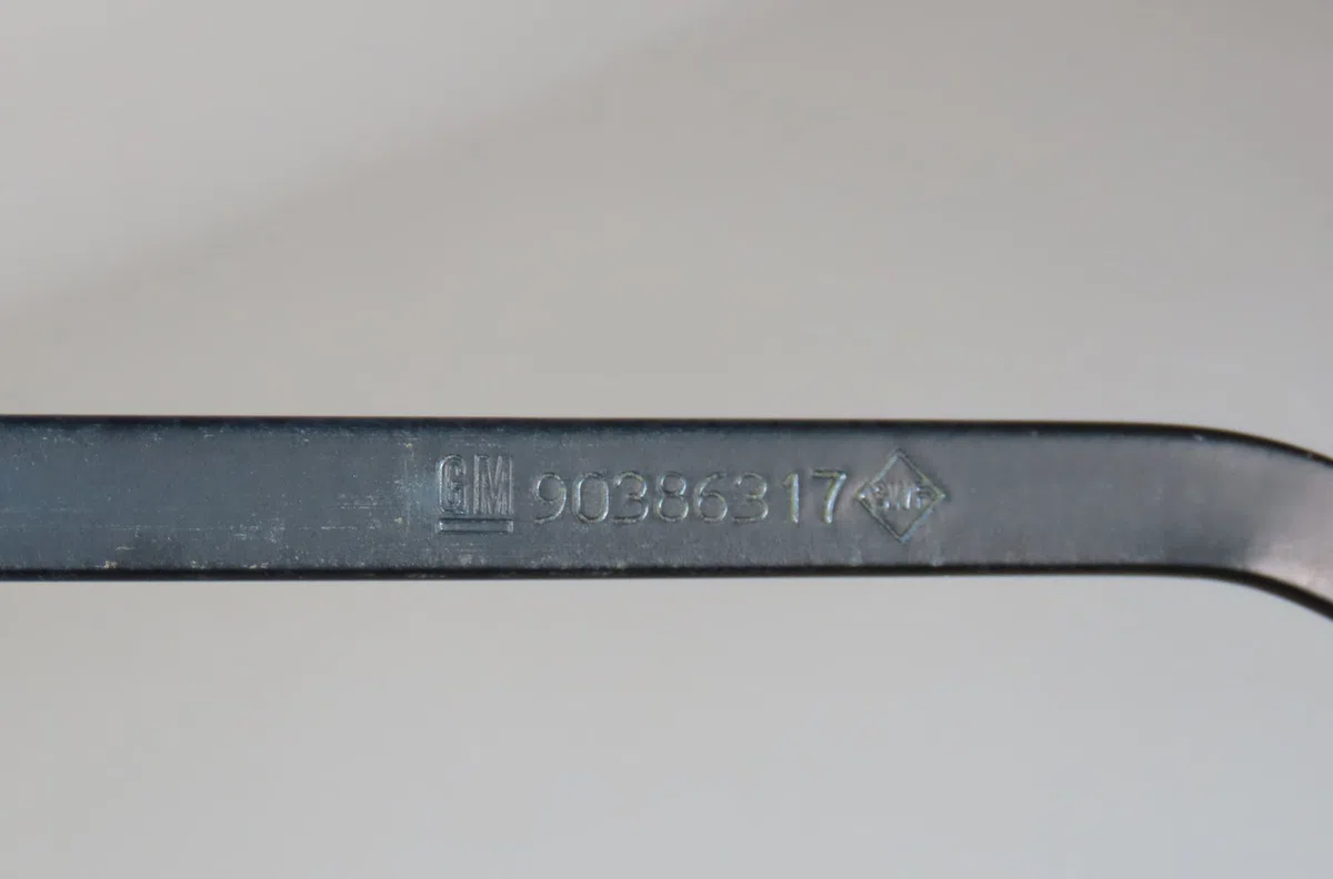 Bras essuie-glace arrière Opel CORSA B (S93) 1.0 i 12v (f08, f68, m68) (1996-2000) occasion