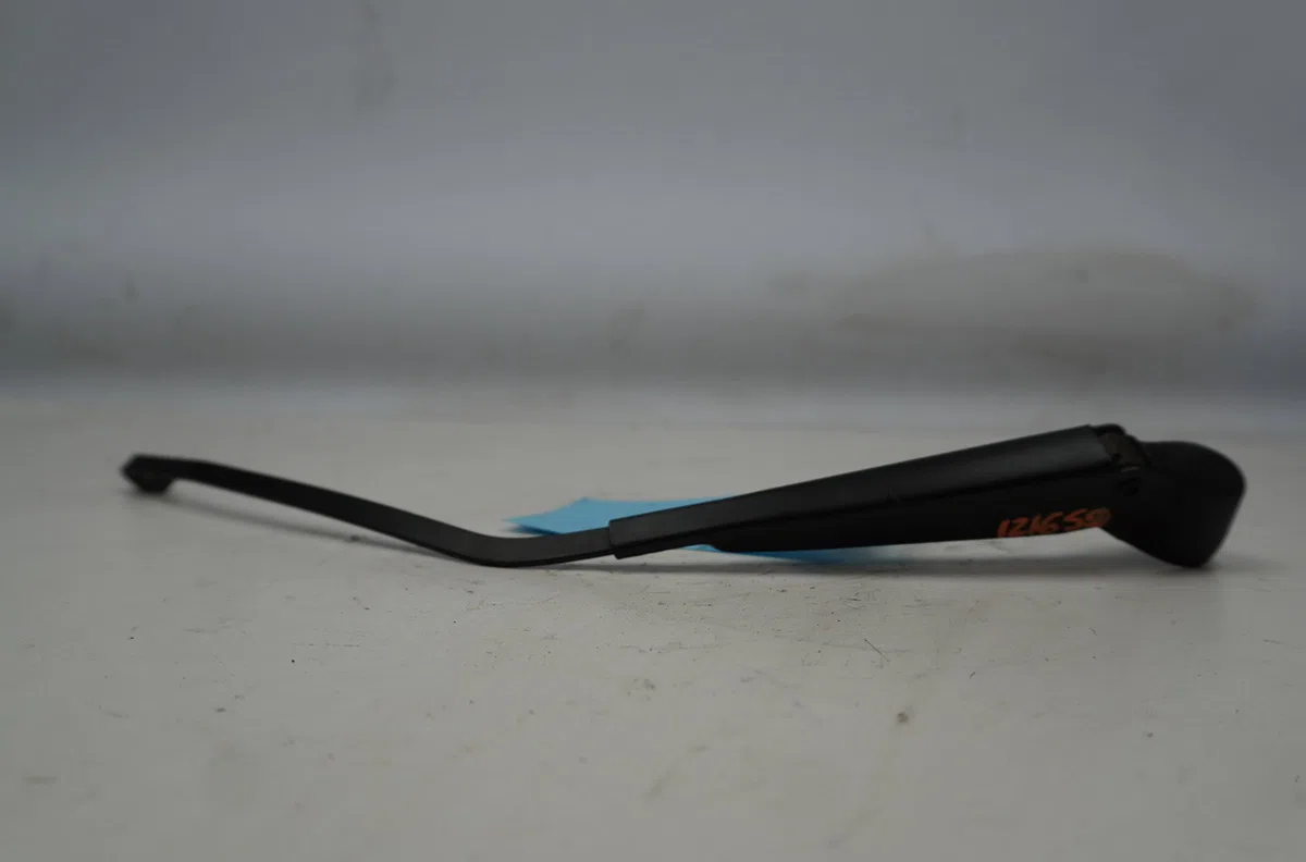 Bras essuie-glace arrière Opel CORSA B (S93) 1.4 i (f08, f68, m68) (1993-2000) occasion — photo 3