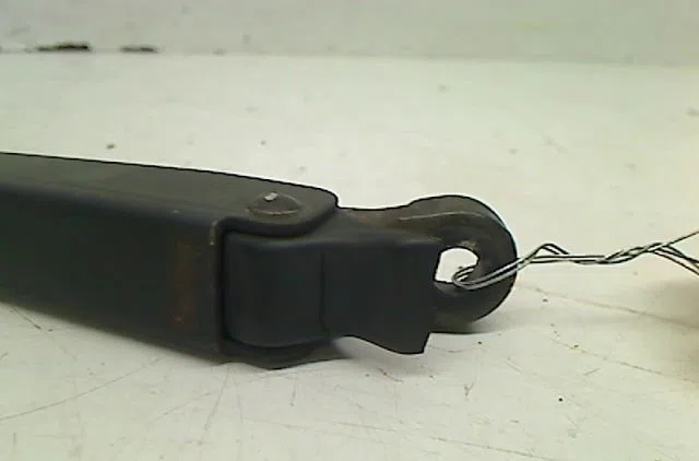 Bras essuie-glace arrière Peugeot 106 I (1A, 1C) 1.5 d (1994-1996) occasion — photo 2