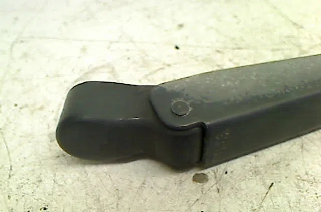 Bras essuie-glace arrière Peugeot 106 II (1A_, 1C_) 1.0 i (1996-2001) occasion — photo 2