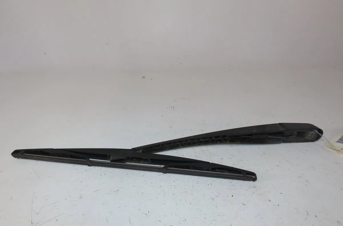 Bras essuie-glace arrière Peugeot 206 3-5 portes (2A-C) 1.4 hdi eco 70 (2001-2009) 5 portes occasion — photo 2