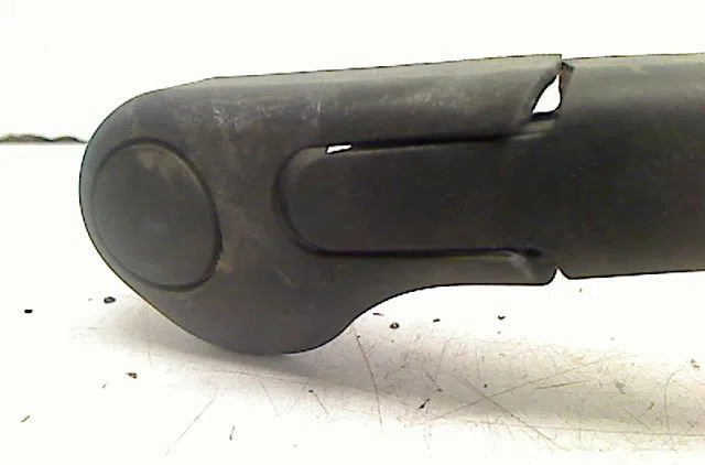 Bras essuie-glace arrière Peugeot 206 SW (2E-K) 1.4 hdi (2002-2007) 5 portes occasion — photo 3