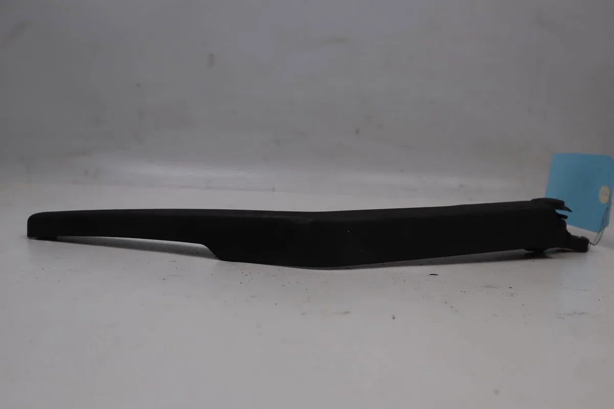 Bras essuie-glace arrière Renault CLIO I (B-C57_, 5-357_) 1.2 (b-c-s57a, b-c57s, 5-357f, 5-357j, 5-357l, 5-357r) (1990-1998) 5 portes occasion — photo 2