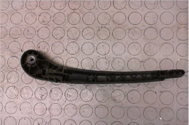 Bras essuie-glace arrière Renault CLIO III (BR0-1, CR0-1) 1.2 16v (2010-2014) occasion — photo 3
