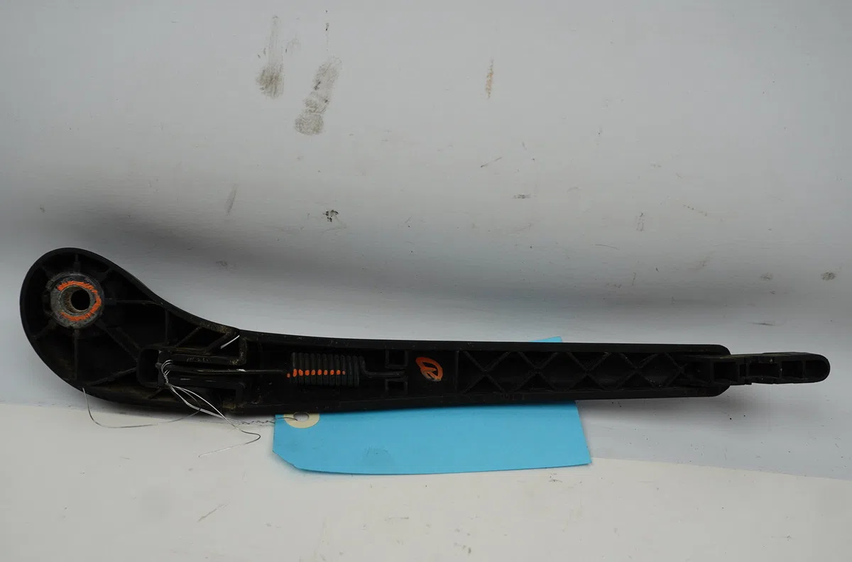 Bras essuie-glace arrière Renault CLIO III (BR0-1, CR0-1) 1.4 16v (2005-2012) occasion — photo 3
