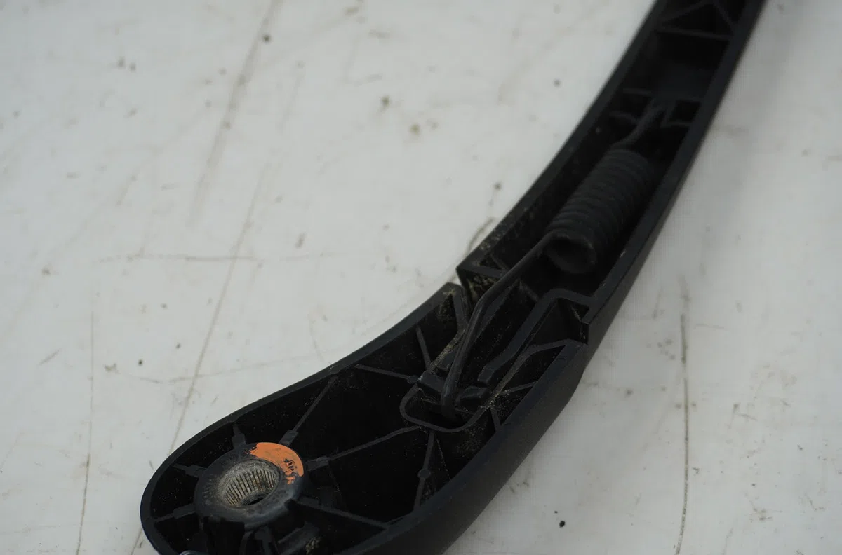 Bras essuie-glace arrière Renault CLIO III Camionnette - 3-5 portes (SB_, SR_) 1.5 dci (sr1h) (2010-2014) occasion — photo 2