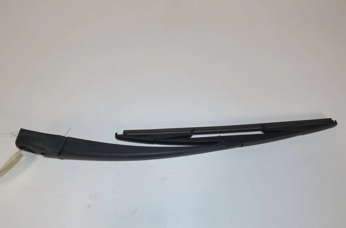 Bras essuie-glace arrière Renault LAGUNA III Grandtour (KT0-1) 2.0 dci (kt07, kt0j, kt14, kt1a, kt1s) (2007-2015) occasion — photo 2