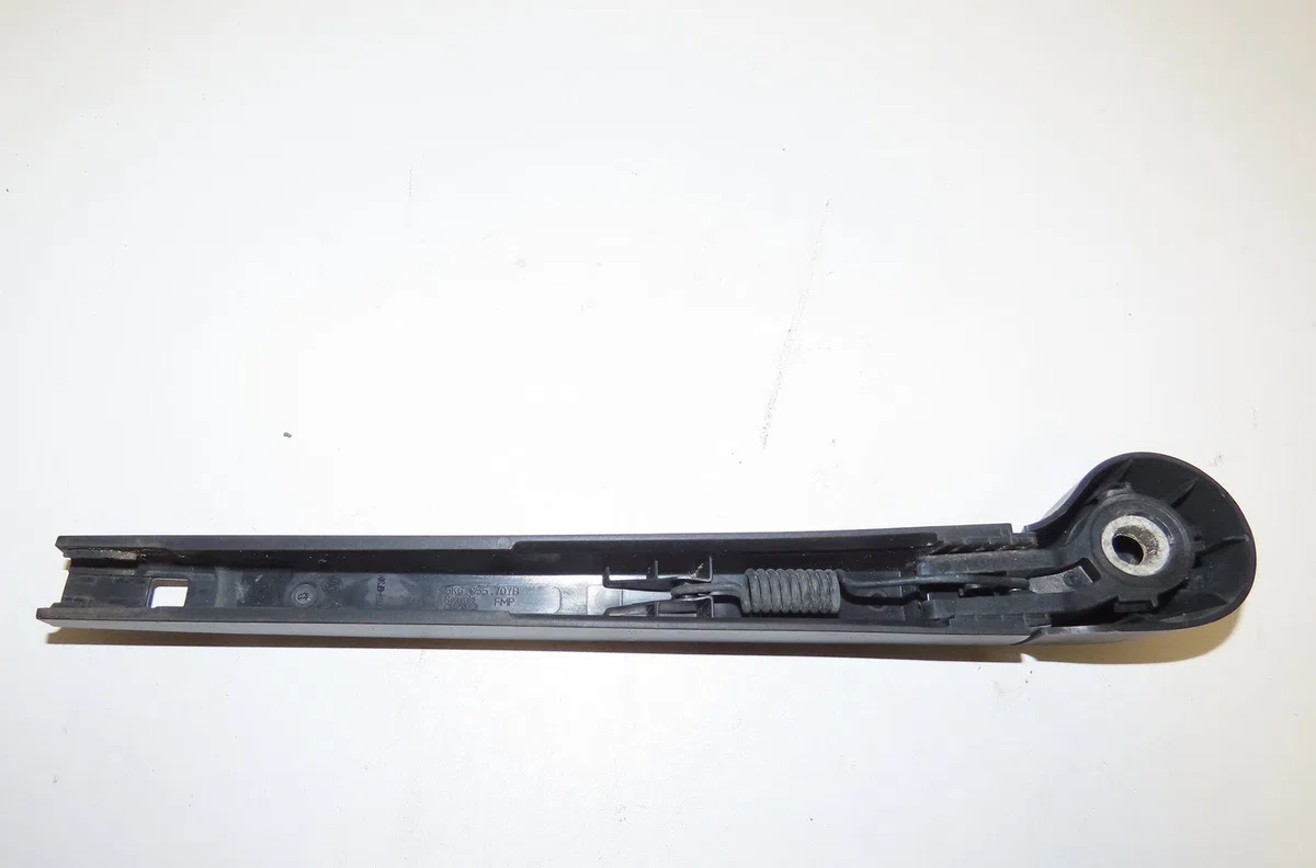 Bras essuie-glace arrière Seat LEON ST (5F8) 1.0 tsi (2015-2020) occasion — photo 2