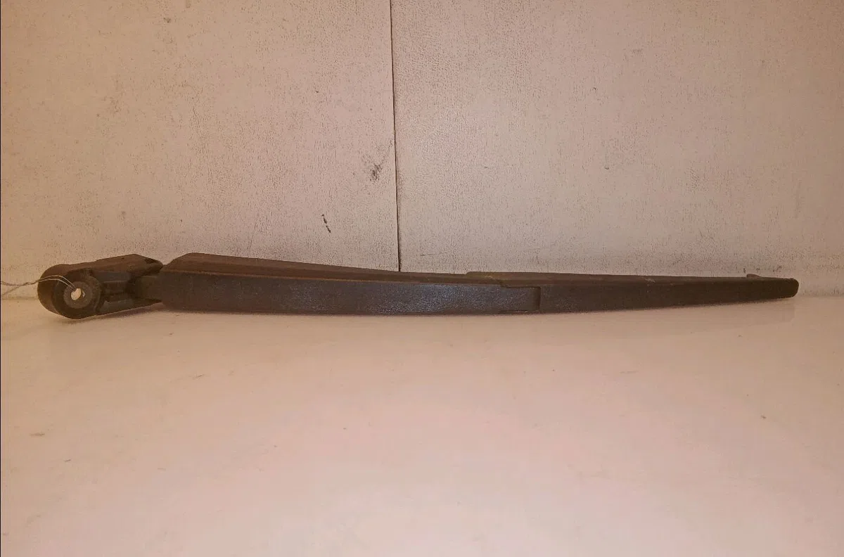 Bras essuie-glace arrière Suzuki GRAND VITARA II (JT, TE, TD) 1.6 traction intégrale (jb416) (2005-2015) occasion