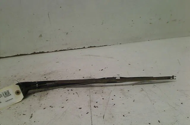 Bras essuie-glace arrière Volkswagen GOLF IV (1J1) 1.4 16v (1997-2004) 5 portes occasion — photo 2