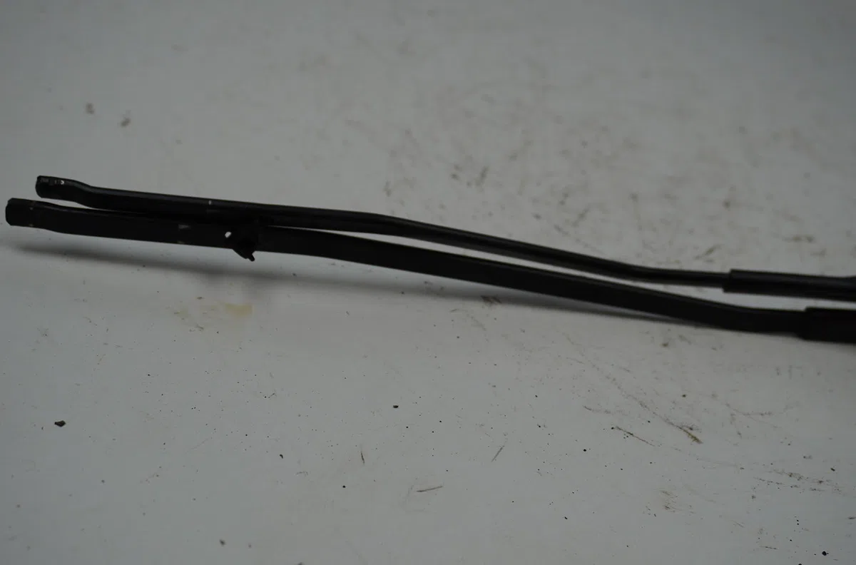 Bras essuie-glace avant Dacia SANDERO II Tce 90 (b8m1, b8ma) (2012) 5 portes occasion — photo 3