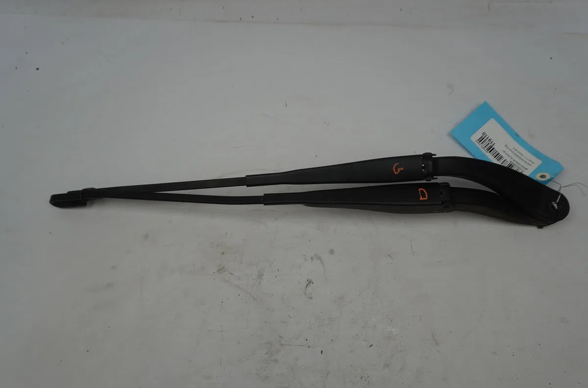 Bras essuie-glace avant Dacia SANDERO II Tce 90 (b8m1, b8ma) (2012) 5 portes occasion