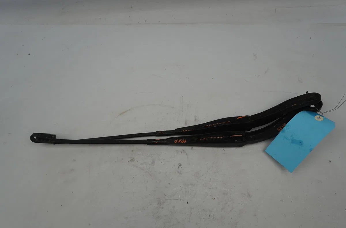 Bras essuie-glace avant Dacia SANDERO II Tce 90 (b8m1, b8ma) (2012) 5 portes occasion — photo 3