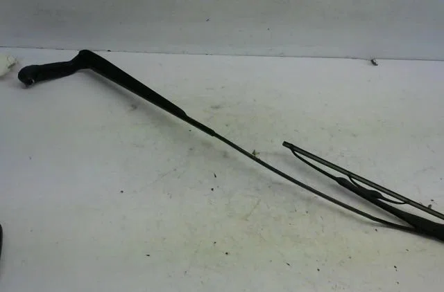 Bras essuie-glace avant droit Audi A3 (8L1) 1.9 tdi (1996-2001) occasion — photo 3