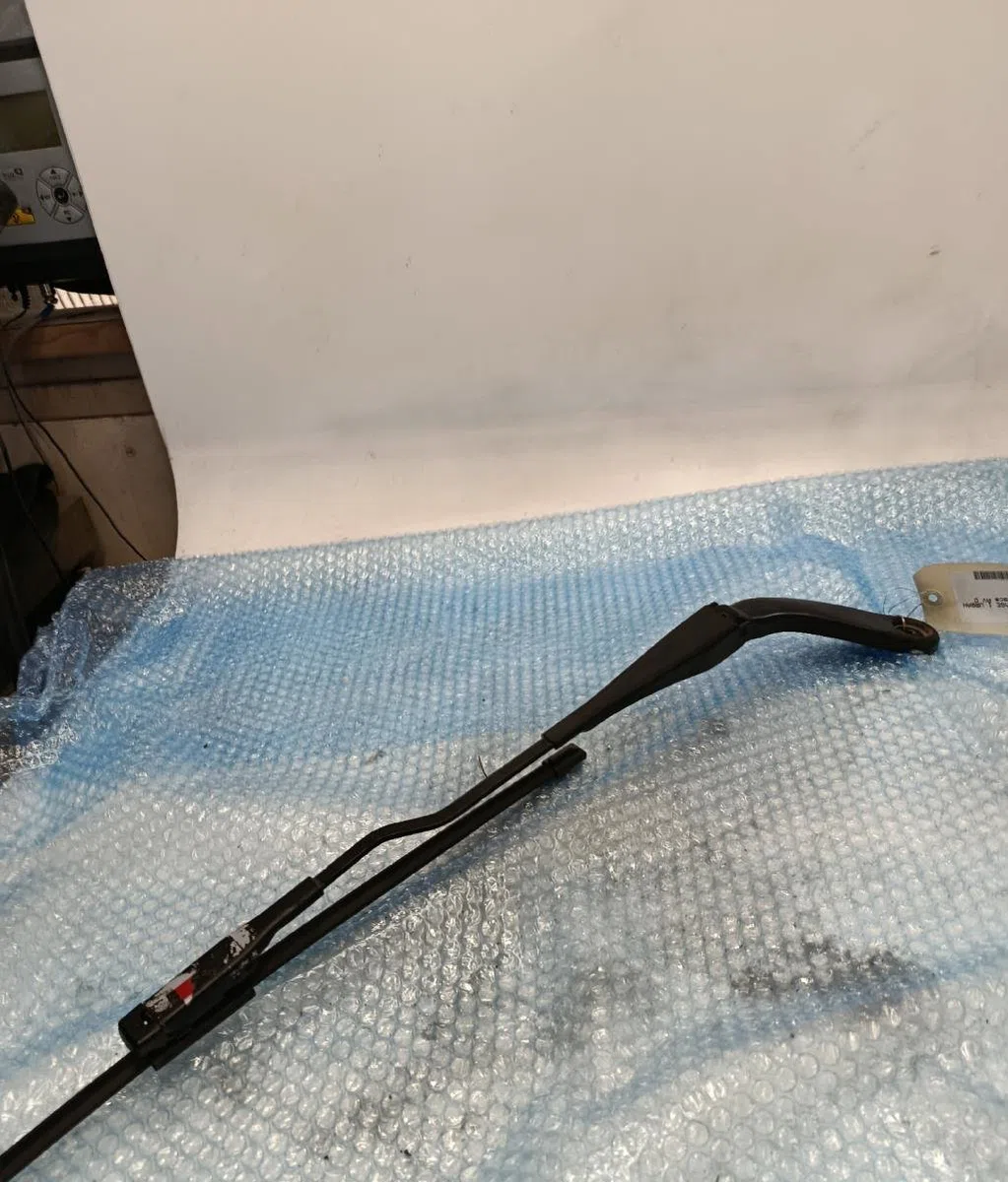 Bras essuie-glace avant droit Bmw 1 (F20) 116 i (2015-2019) occasion — photo 2