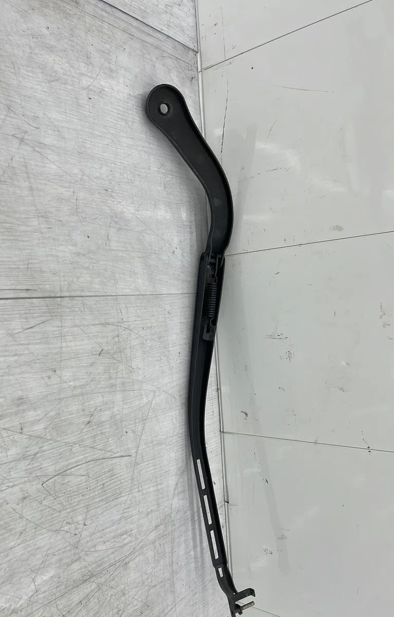 Bras essuie-glace avant droit BMW SERIE 3 E91 TOURING PHASE 1 BREAK occasion — photo 2