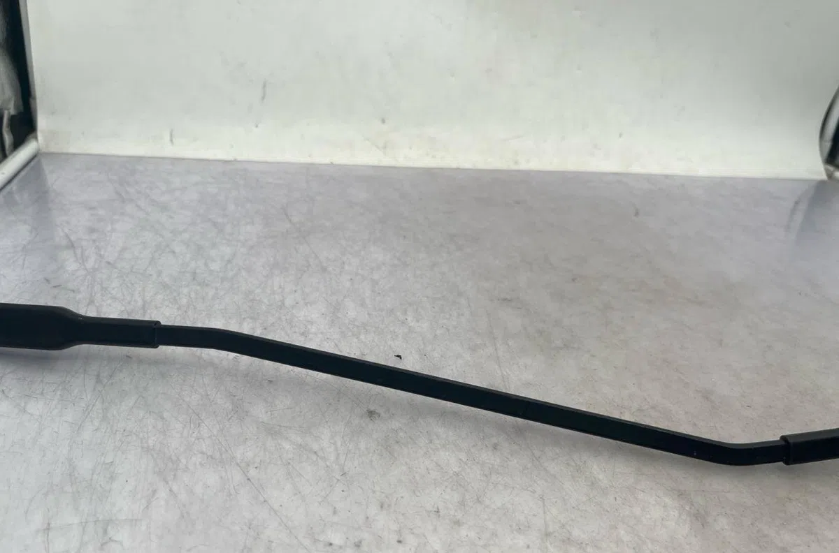 Bras essuie-glace avant droit DACIA SANDERO 3 occasion