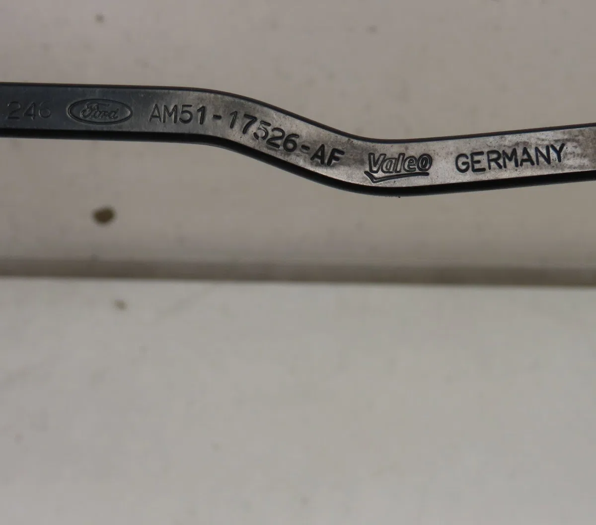 Bras essuie-glace avant droit FORD C-MAX occasion — photo 3