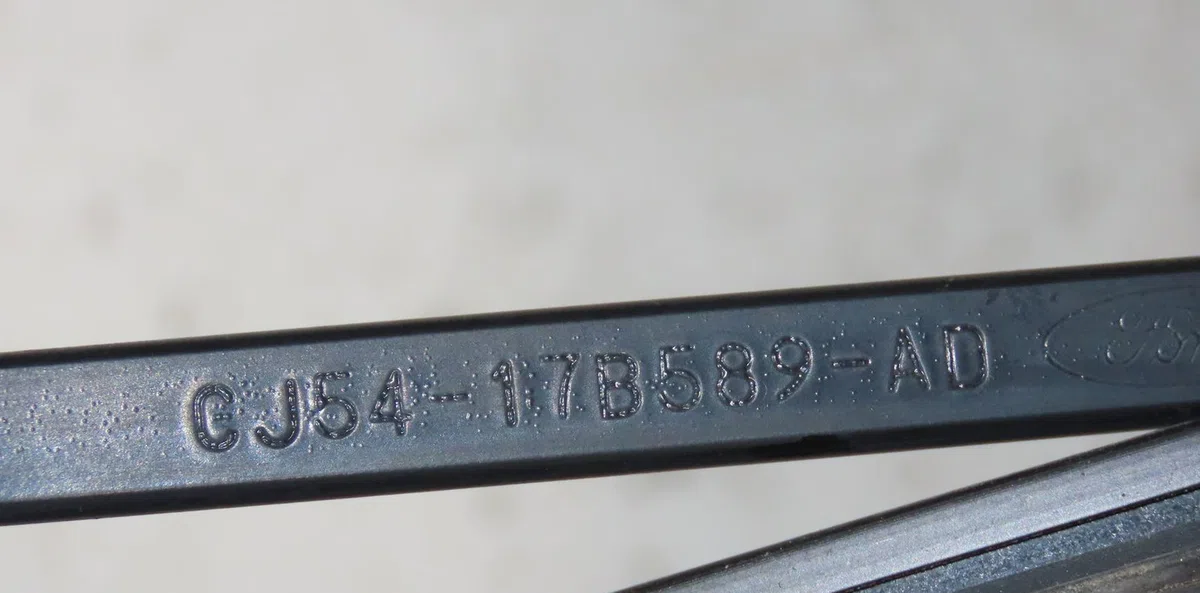 Bras essuie-glace avant droit Ford KUGA II (DM2) 2.0 tdci (2013-2014) occasion — photo 2