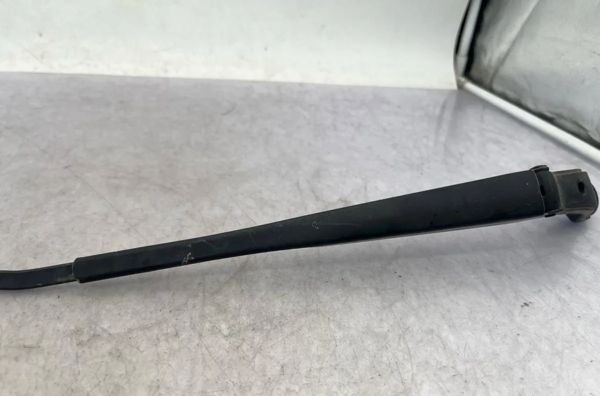 Bras essuie-glace avant droit HONDA CIVIC 7 PHASE 1 occasion