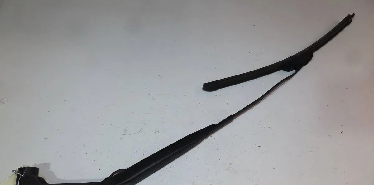 Bras essuie-glace avant droit Hyundai COUPE II (GK) 2.0 gls (2003-2009) occasion