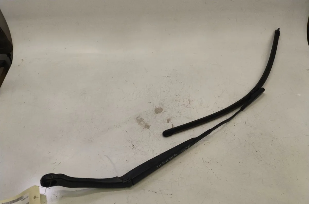 Bras essuie-glace avant droit Nissan QASHQAI - QASHQAI 2 I (J10, NJ10, JJ10E) 1.5 dci (2010-2013) occasion