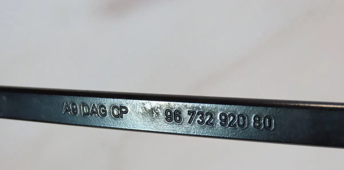 Bras essuie-glace avant droit Peugeot 208 I (CA_, CC_) 1.6 hdi (2012) 5 portes occasion