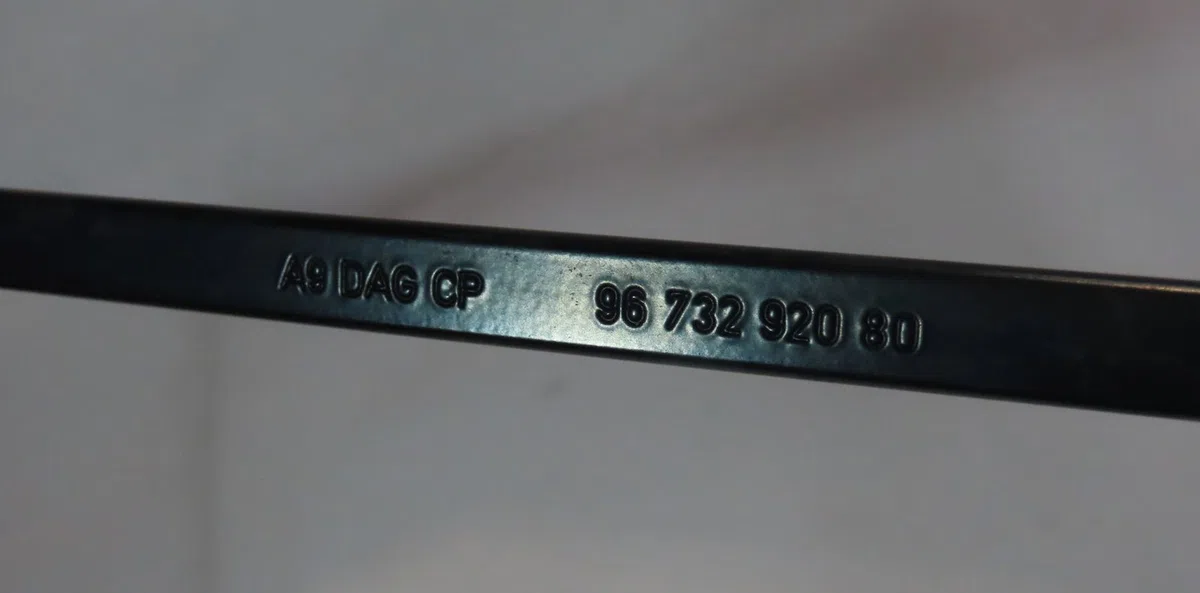 Bras essuie-glace avant droit Peugeot 208 I (CA_, CC_) 1.6 hdi - bluehdi 75 (2013) 5 portes occasion — photo 2