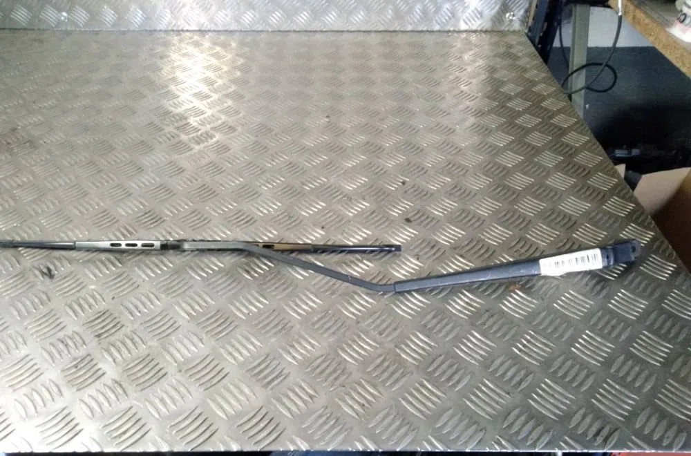 Bras essuie-glace avant droit Peugeot 306 3-5 portes (7A, 7C, N3, N5) 1.9 dt (1993-2001) occasion — photo 2
