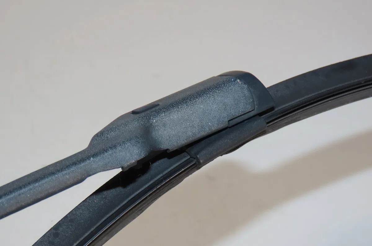 Bras essuie-glace avant droit Peugeot RCZ 2.0 hdi (2010-2015) occasion — photo 2