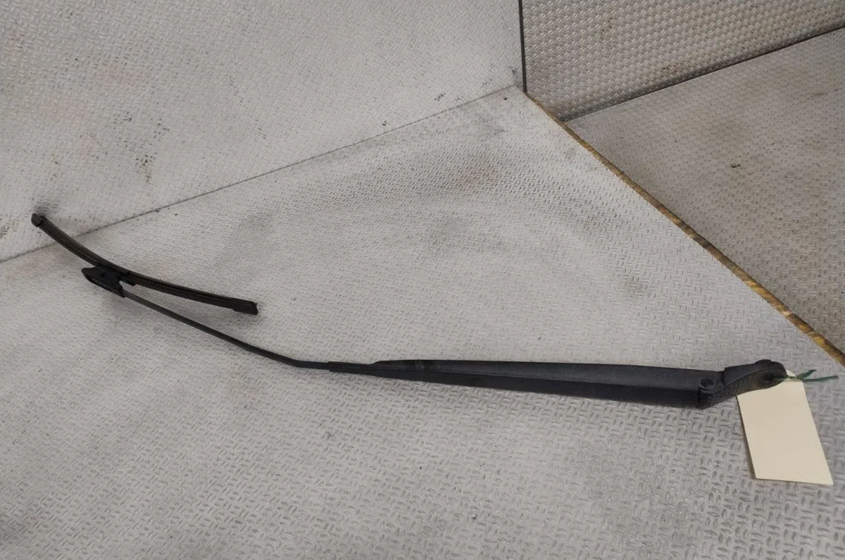 Bras essuie-glace avant droit Renault CLIO III (BR0-1, CR0-1) 1.5 dci (2010-2014) 5 portes occasion